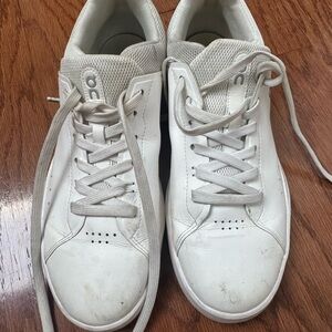 OnCloud White Casual Sneakers